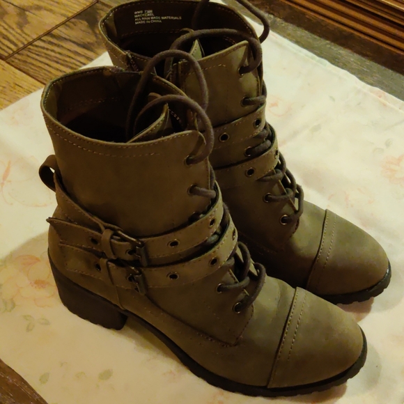 Report Brand Women's Boots - Picture 7 of 7